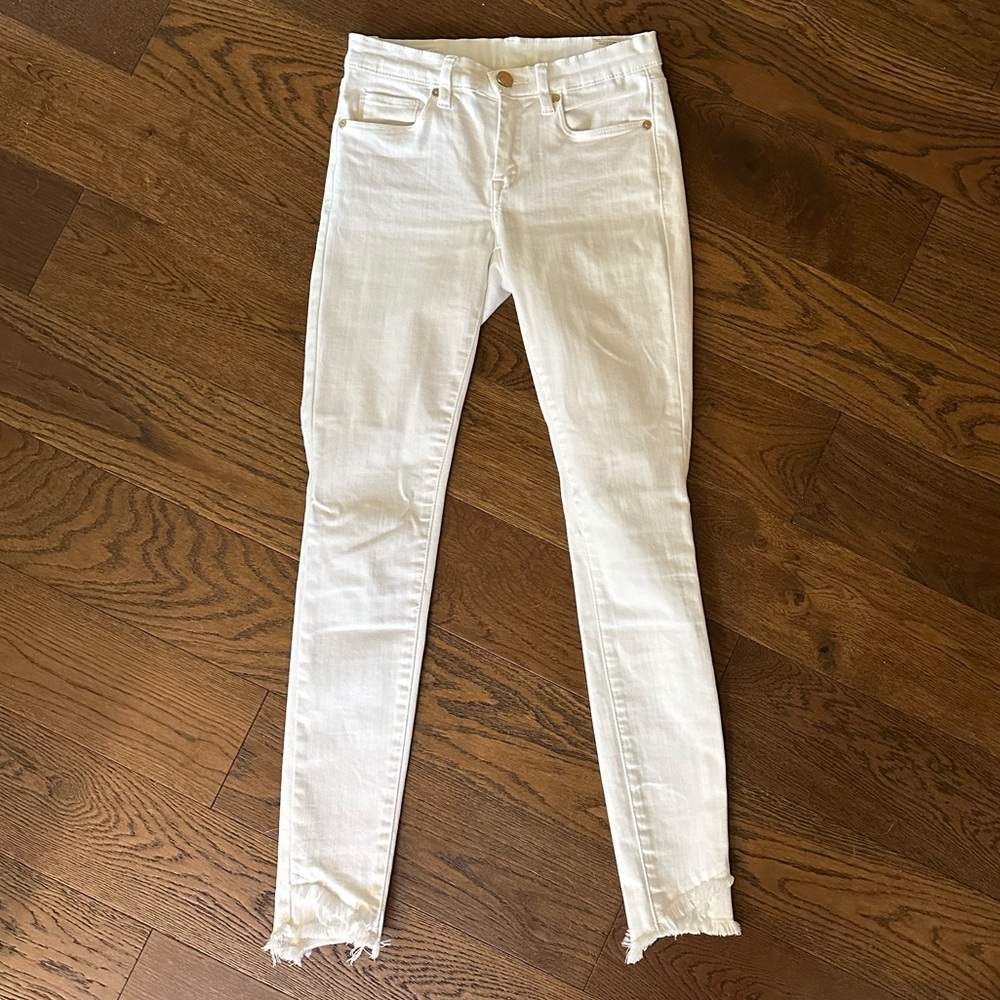 BLANK NYC white skinny jeans with frayed hem